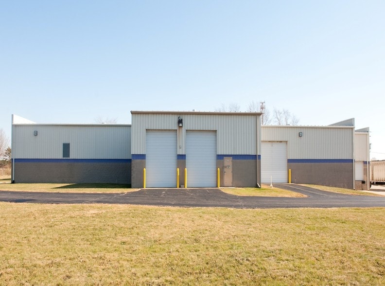 2007 N Federal Dr, Urbana, IL for lease - Building Photo - Image 3 of 8
