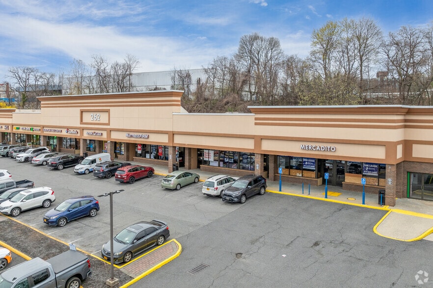 262 Boston Post Rd, Port Chester, NY for lease - Primary Photo - Image 1 of 4