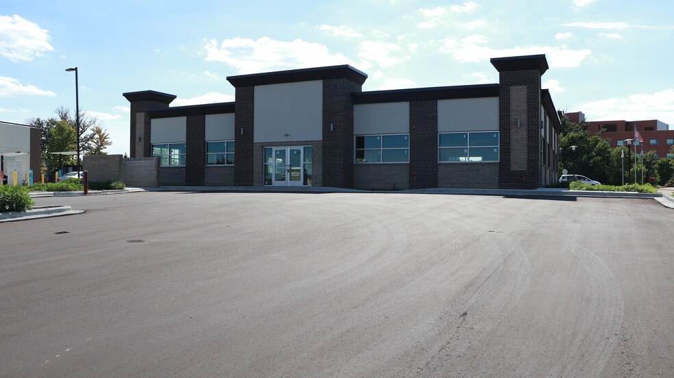 9822 Hospital Dr, Maple Grove, MN for sale - Building Photo - Image 1 of 1