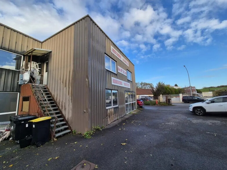 17 Rue Gustave Eiffel, Gretz-Armainvilliers for sale - Building Photo - Image 2 of 15