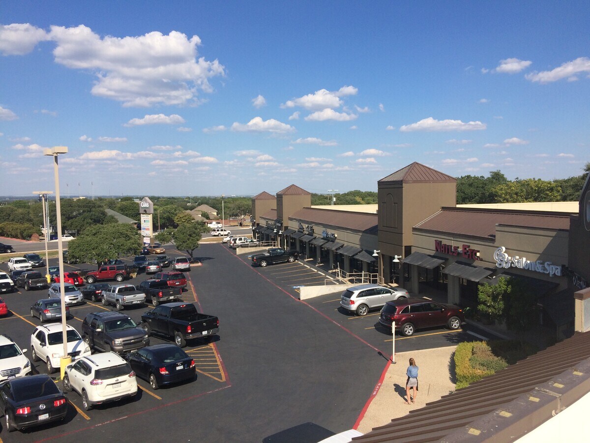 15511555 N Walnut Ave, New Braunfels, TX 78130