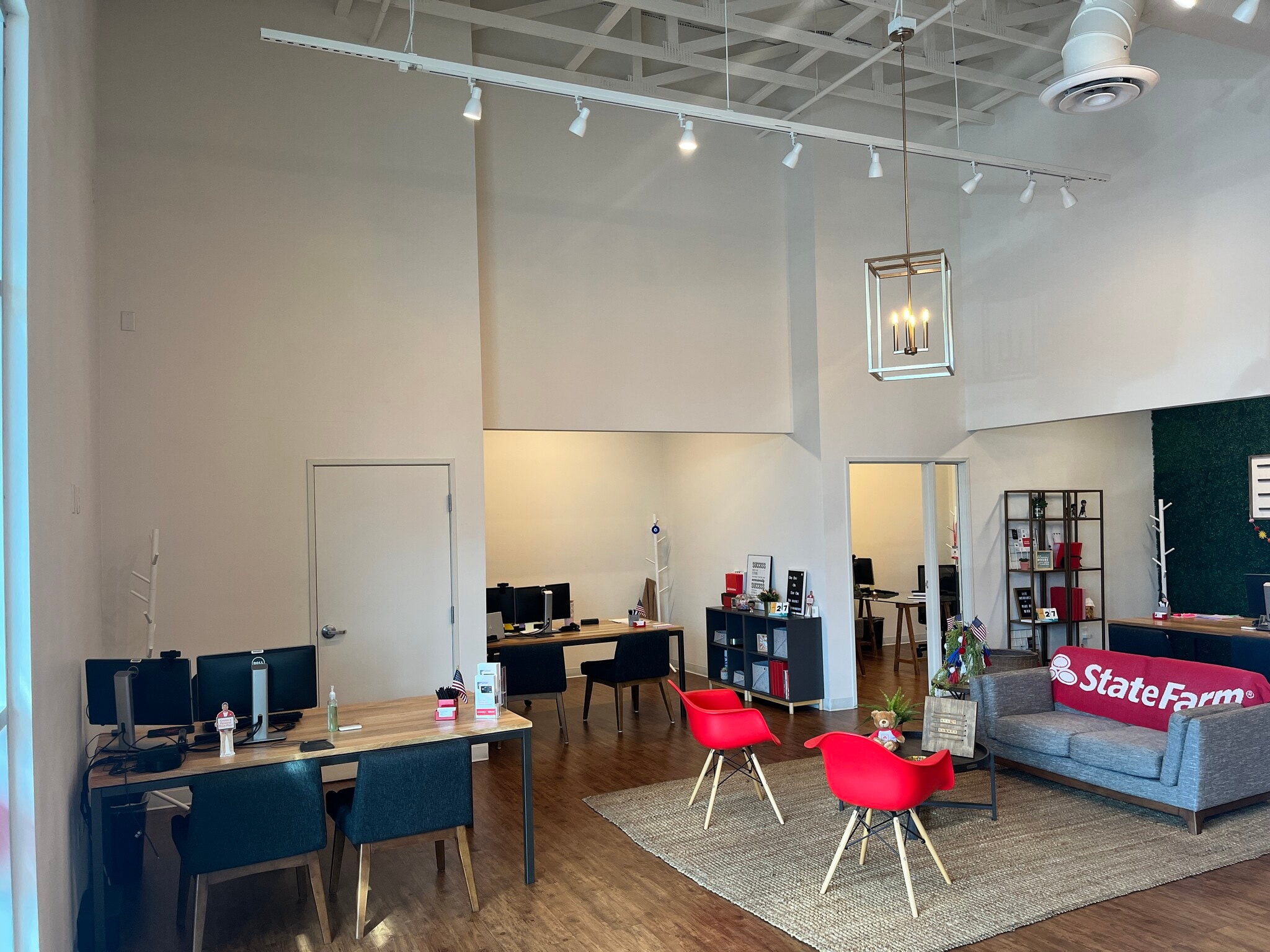 2400 S Rancho Dr, Las Vegas, NV for lease Interior Photo- Image 1 of 9