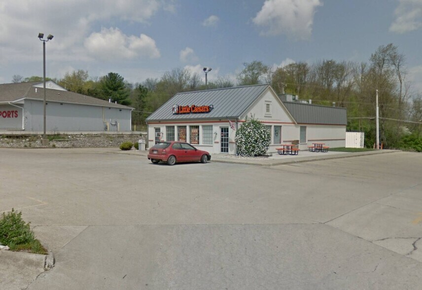 100 Harry Sauner Rd, Hillsboro, OH 45133