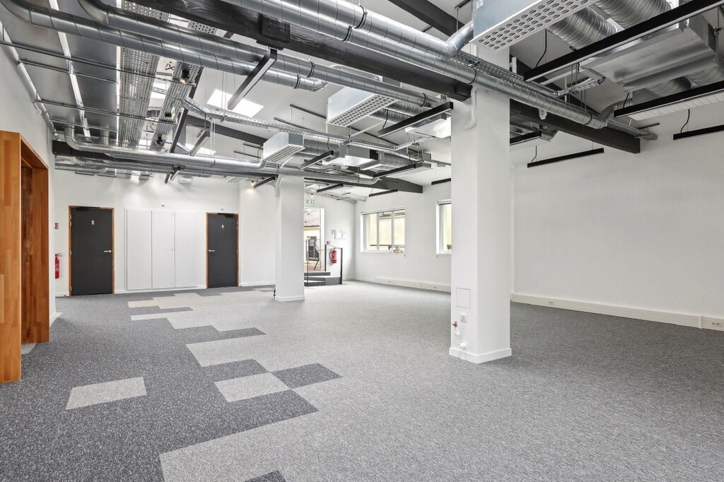 27 Rue Lucien Sampaix, Paris for lease Interior Photo- Image 1 of 8