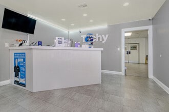 3000 SW 4th Ave, Fort Lauderdale, FL for lease Interior Photo- Image 1 of 38