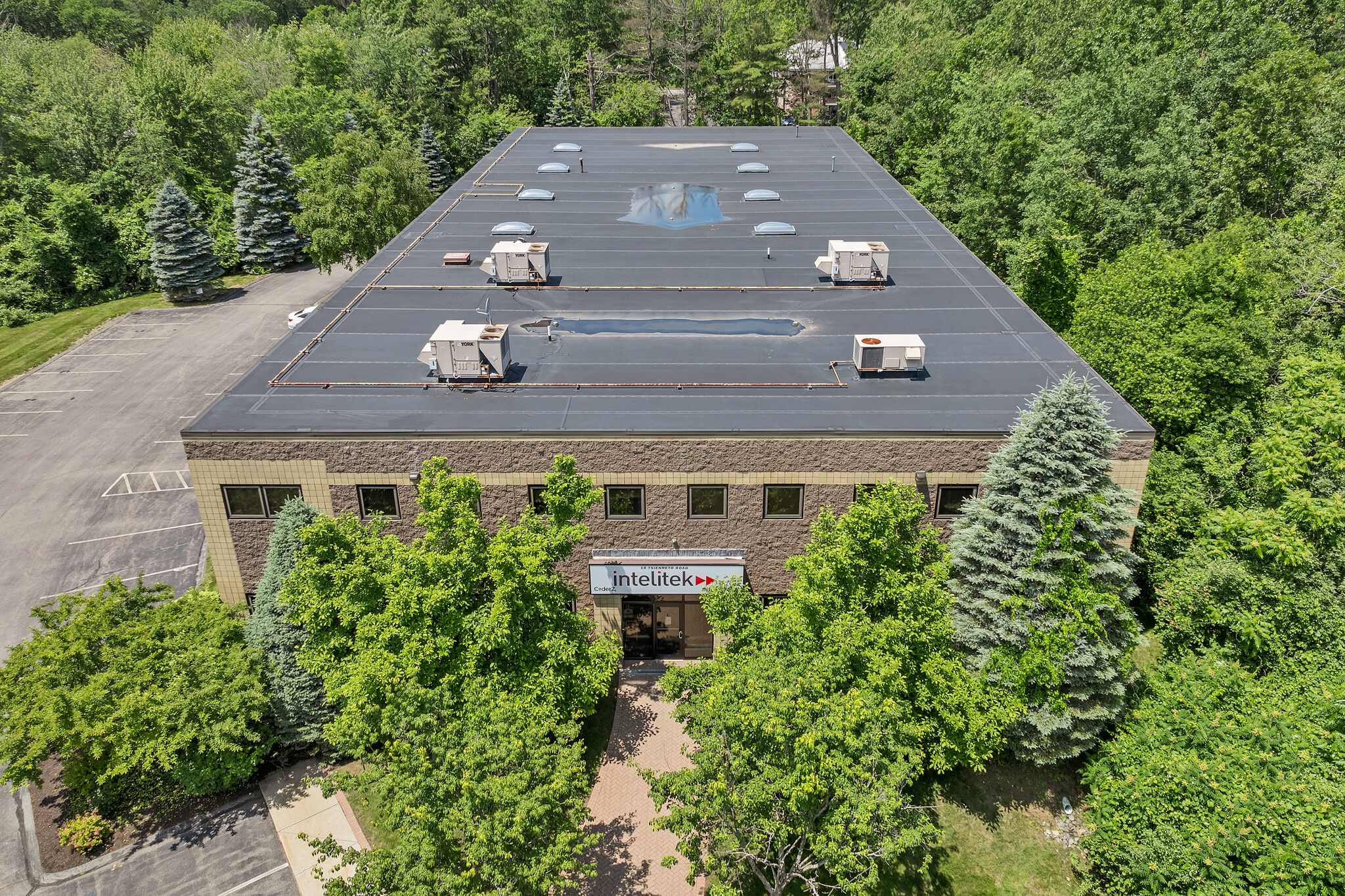 18 Tsienneto Rd, Derry, NH for sale Building Photo- Image 1 of 1