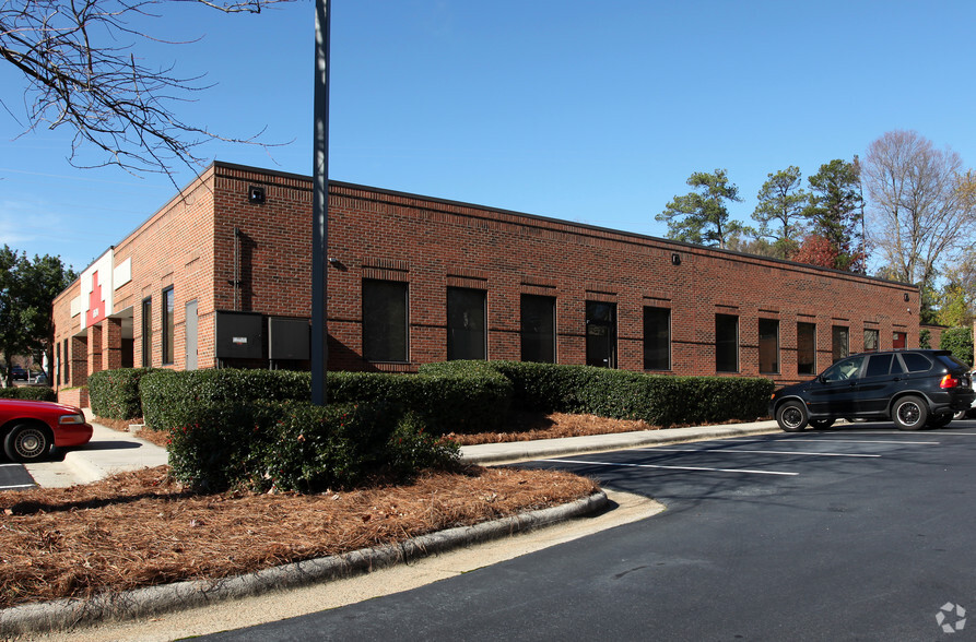 6504 Falls of Neuse Rd, Raleigh, NC for lease - Building Photo - Image 3 of 4