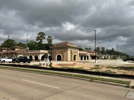 Lakewood Court Center - Storefront Property