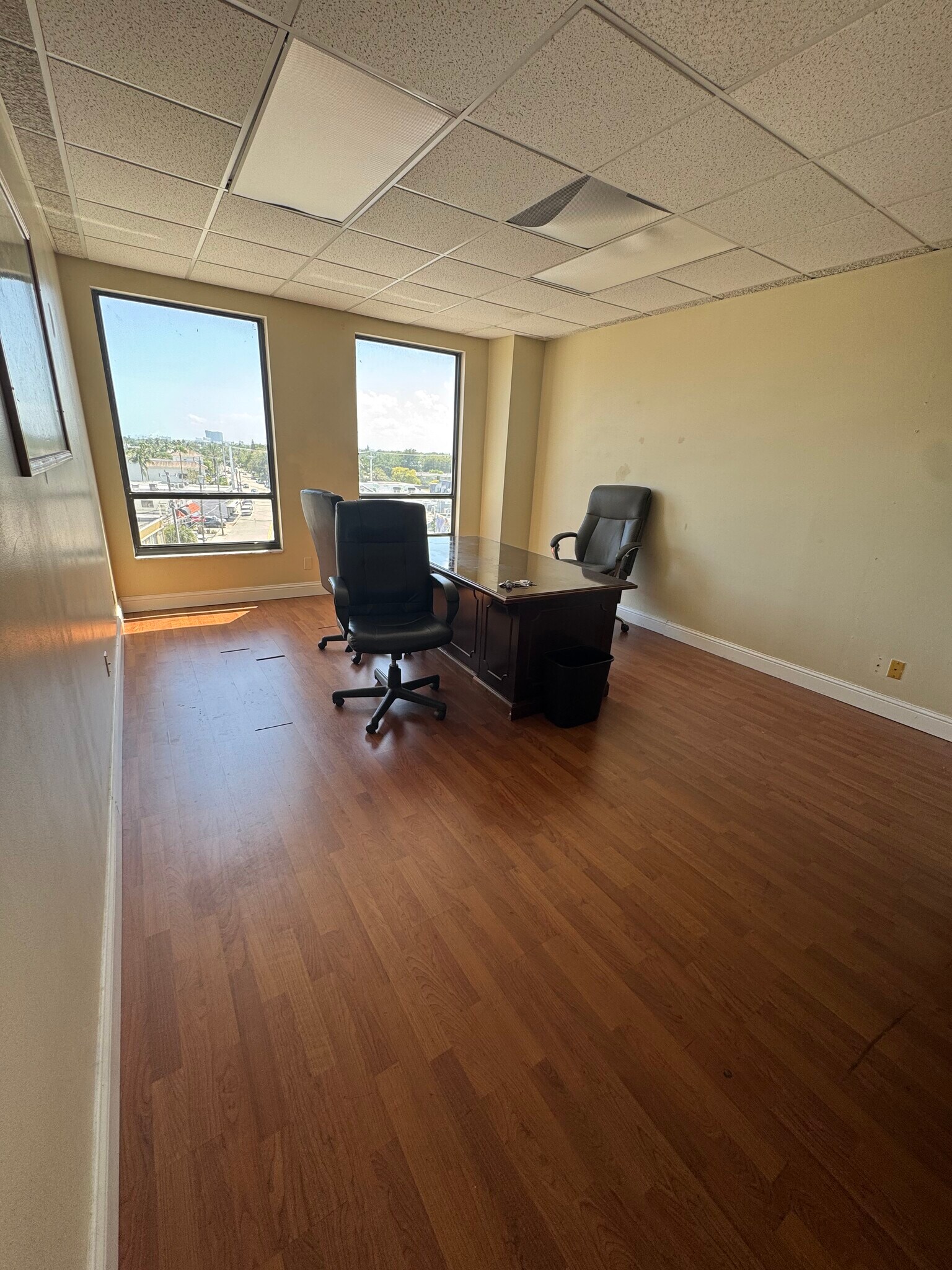 1975 E Sunrise Blvd, Fort Lauderdale, FL for lease Interior Photo- Image 1 of 2