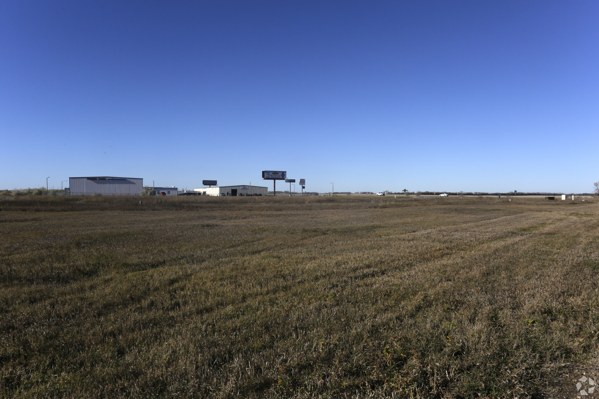 4539 N Broadway Rd, Minot, ND for sale Primary Photo- Image 1 of 8