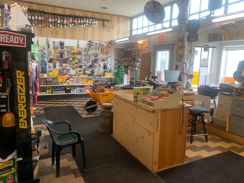 719 E Murray St, Boyd, WI for sale - Interior Photo - Image 3 of 6