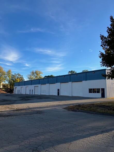 405 New State Rd, Manchester, CT for lease - Building Photo - Image 1 of 1