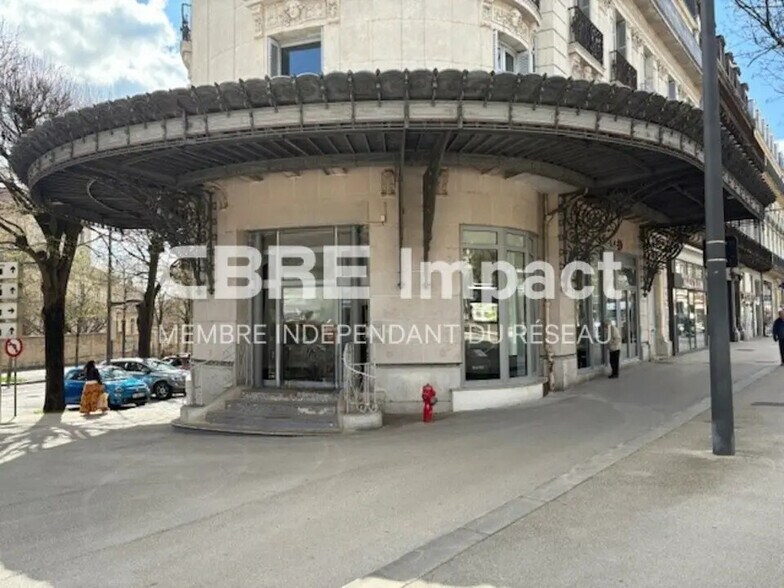 Retail in Dijon for lease - Building Photo - Image 3 of 6