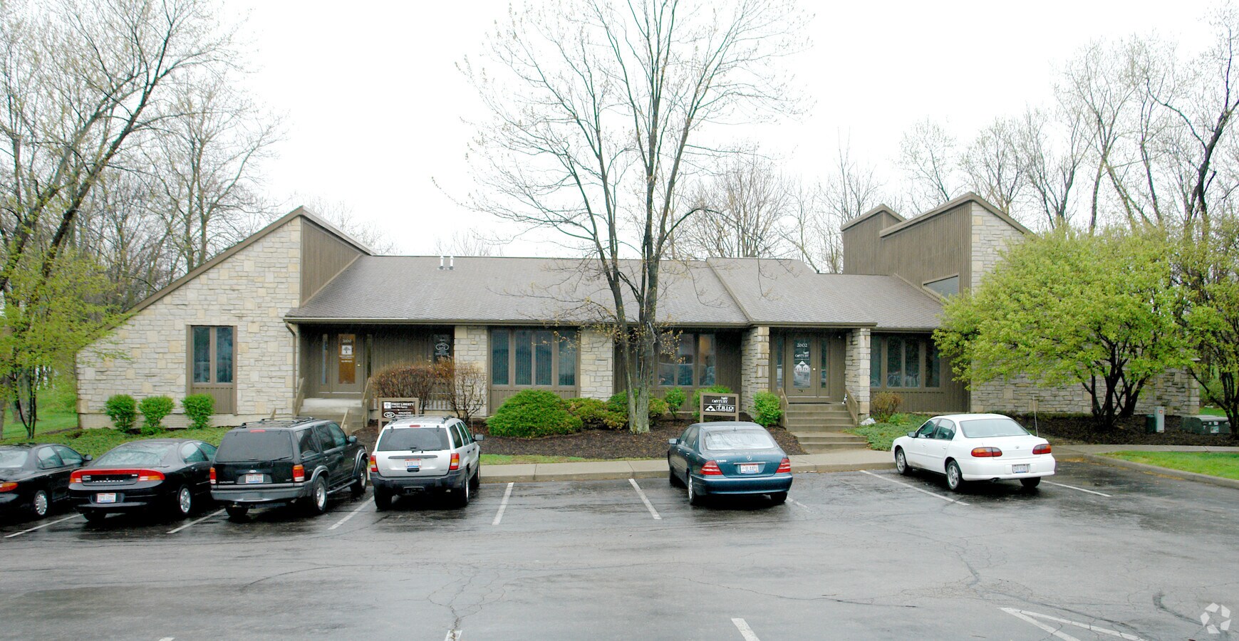 26002602 Oakstone Dr, Columbus, OH 43231