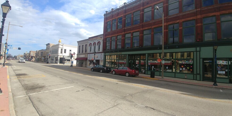 207-211 E Main St, Watertown, WI for sale - Building Photo - Image 1 of 1