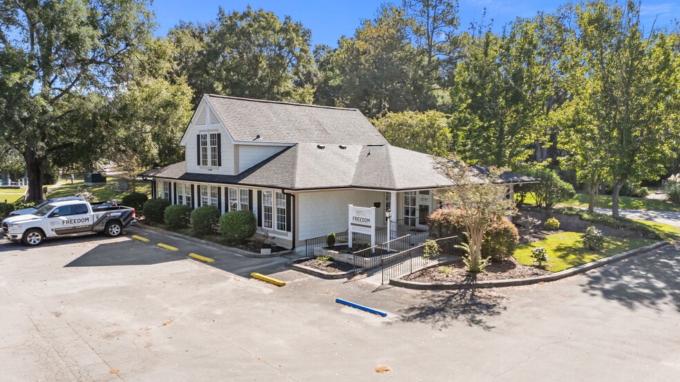 44 Shoreline Dr, New Bern, NC for sale - Building Photo - Image 2 of 39