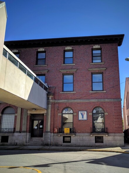 43 Federal St, Woonsocket, RI for sale - Primary Photo - Image 1 of 1