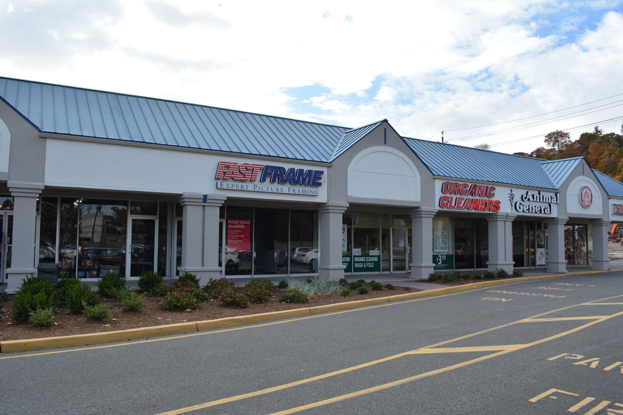 725 River Rd, Edgewater, NJ 07020 The Marketplace At Edgewater