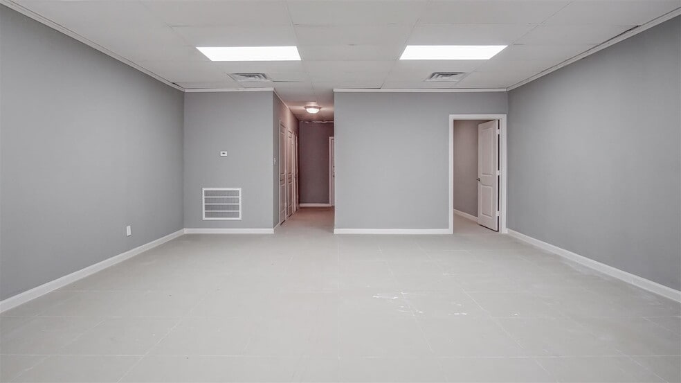 7103-7109 Langley Rd, Houston, TX for lease - Building Photo - Image 3 of 8