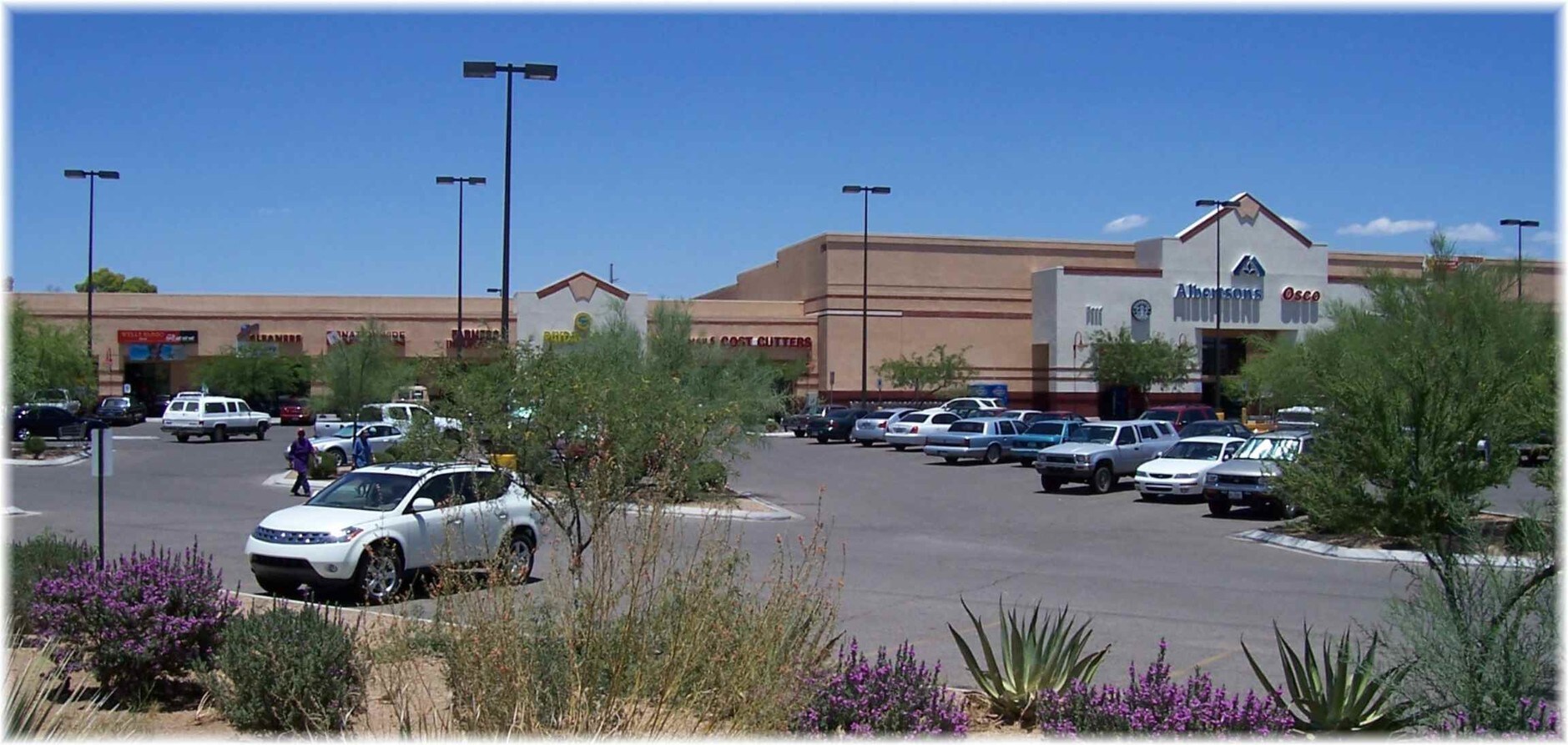 1350 1380 N Silverbell Rd Tucson Az 85745 El Rio Plaza Shopping Center Loopnet Com