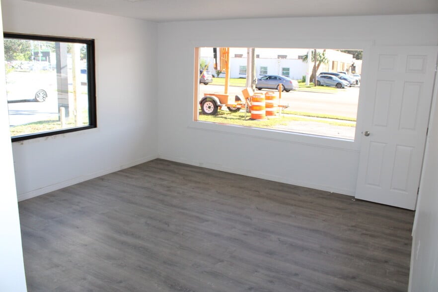 8321 Atlantic Blvd, Jacksonville, FL for lease - Building Photo - Image 3 of 9