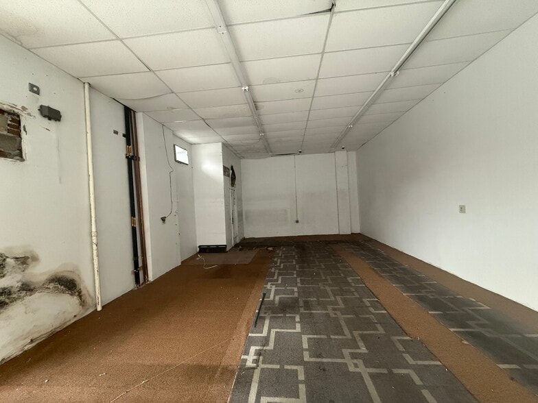 9508 37th Ave, Jackson Heights, NY for lease - Building Photo - Image 3 of 6