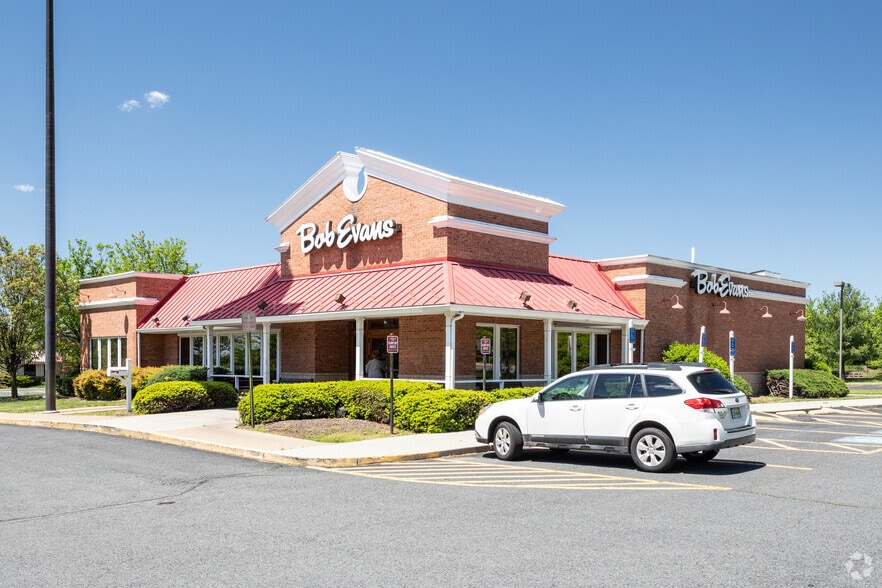 14050 Thunderbolt Pl, Dulles, VA for sale - Building Photo - Image 2 of 2