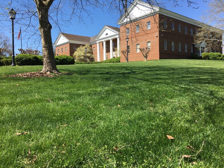 1201 5th St SW, Charlottesville, VA for sale - Primary Photo - Image 1 of 1