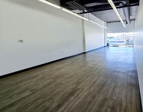 221 E 12th St, Los Angeles, CA for lease Interior Photo- Image 1 of 3