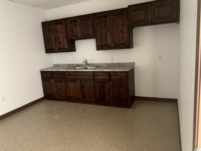 8516 County 66 rd, Midland, TX for lease - Interior Photo - Image 3 of 15