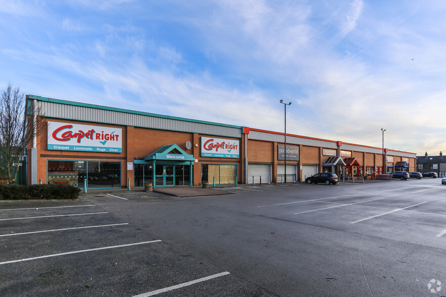 Woodhall Rd, Bradford for lease - Primary Photo - Image 1 of 5