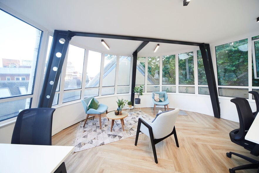 1 Earlham St, London for lease - Building Photo - Image 2 of 7