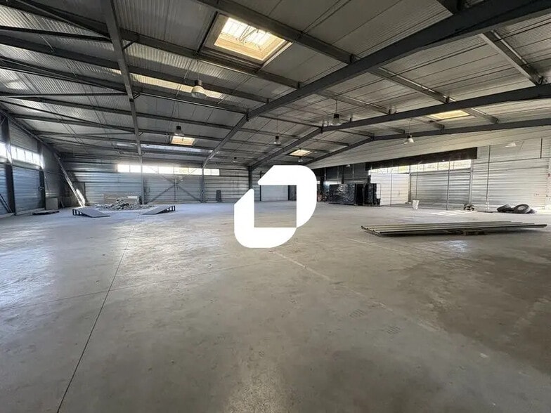 Office in Artigues-près-Bordeaux for lease - Interior Photo - Image 1 of 12