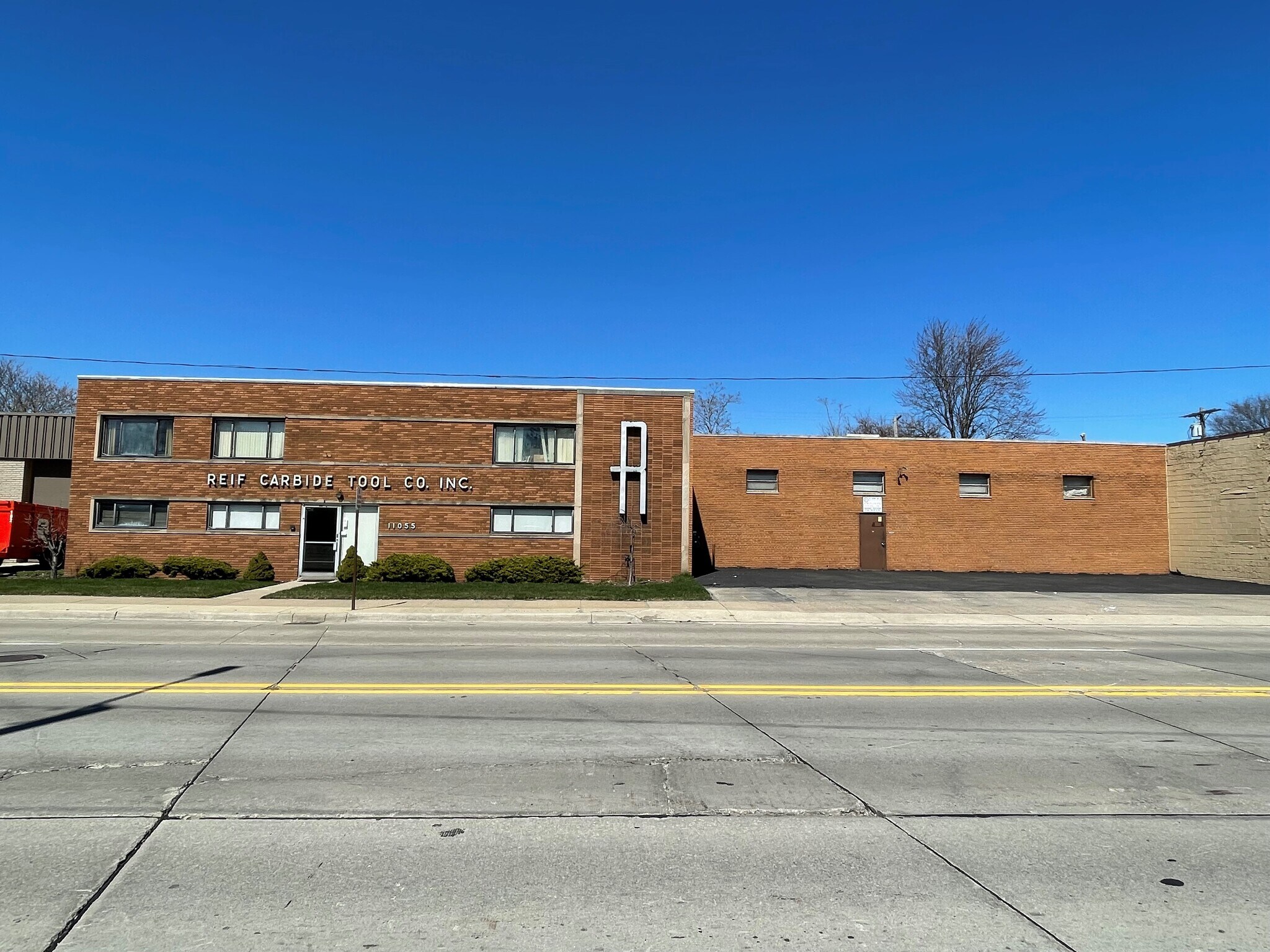 11055 E 9 Mile Rd, Warren, MI for sale Building Photo- Image 1 of 1