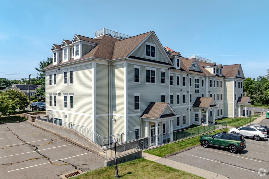 680 S Main St, Cheshire, CT for sale - Primary Photo - Image 1 of 1