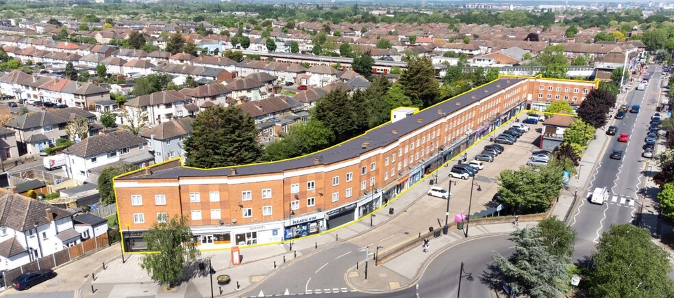 1-27 Station Parade, Hornchurch for lease - Primary Photo - Image 1 of 5