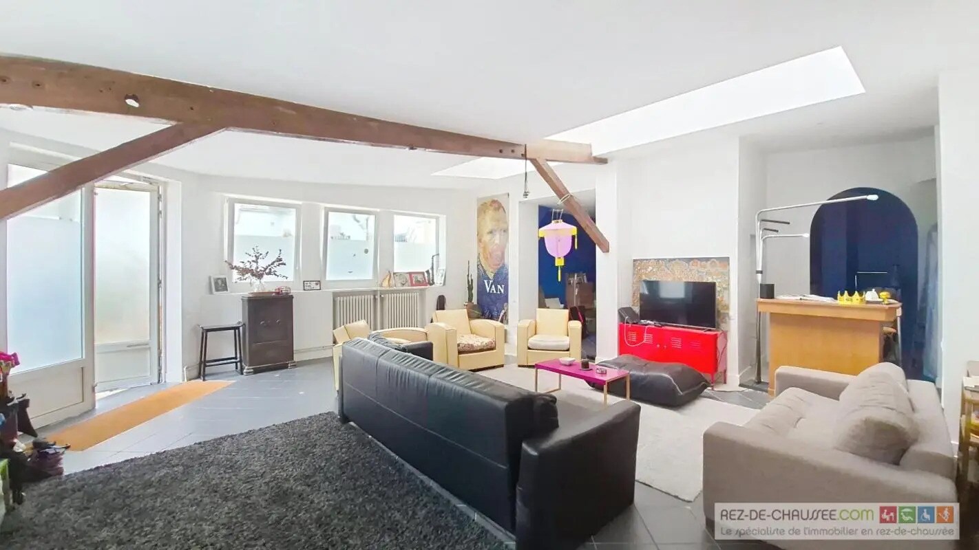 Office in Paris for sale Building Photo- Image 1 of 31