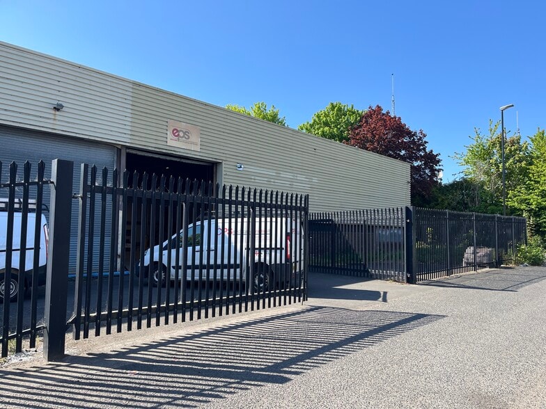 17-18 Brindley Rd, Washington for lease - Building Photo - Image 2 of 7