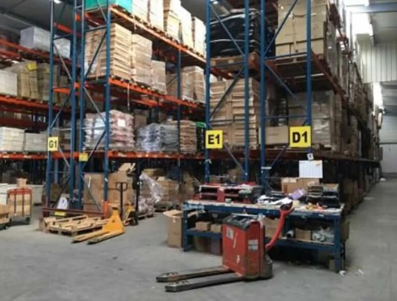 27 Rue Des Ecoles, Le Thillay for lease - Building Photo - Image 3 of 9