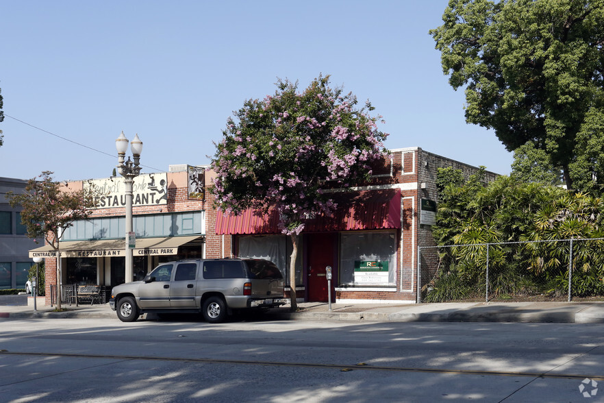 217 S Fair Oaks Ave, Pasadena, CA for sale - Building Photo - Image 1 of 1