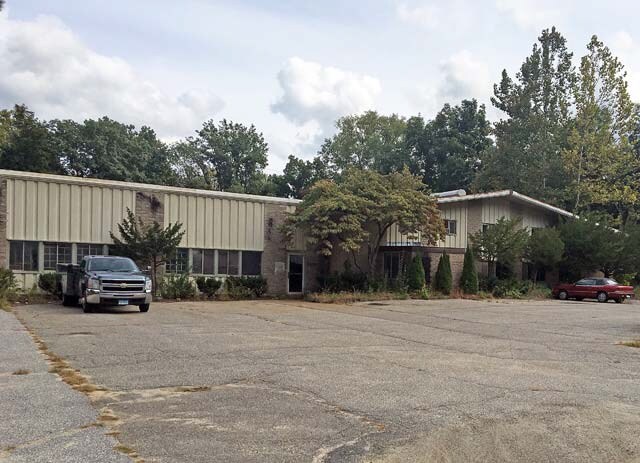 47-55 Del Mar Dr, Brookfield, CT for sale Primary Photo- Image 1 of 1