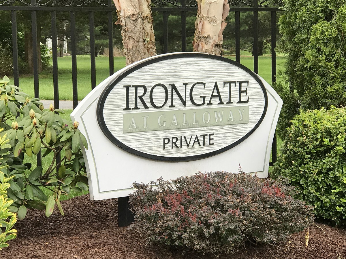 800 Gatehouse Dr, Galloway, NJ 08205