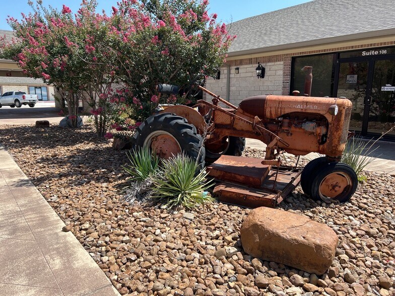 4003 W Stan Schlueter Loop, Killeen, TX for lease - Building Photo - Image 3 of 16