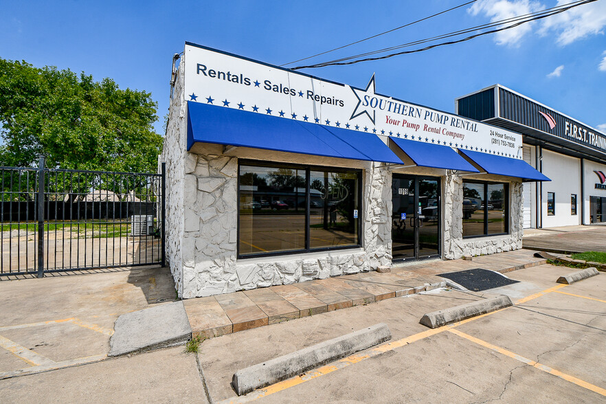 1009 Center St, Deer Park, TX for lease - Building Photo - Image 3 of 18