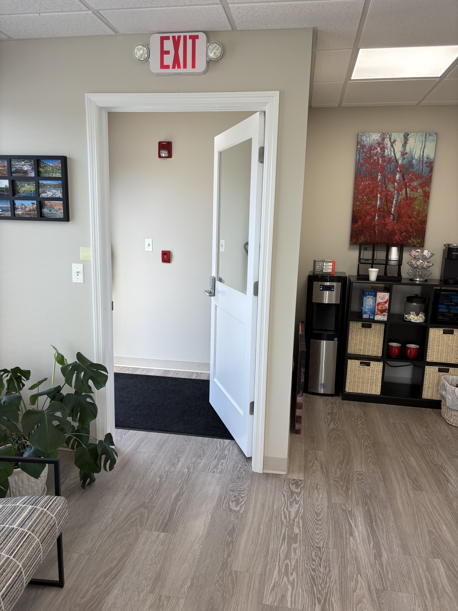 31632 N Ellis Dr, Volo, IL for lease Interior Photo- Image 1 of 11