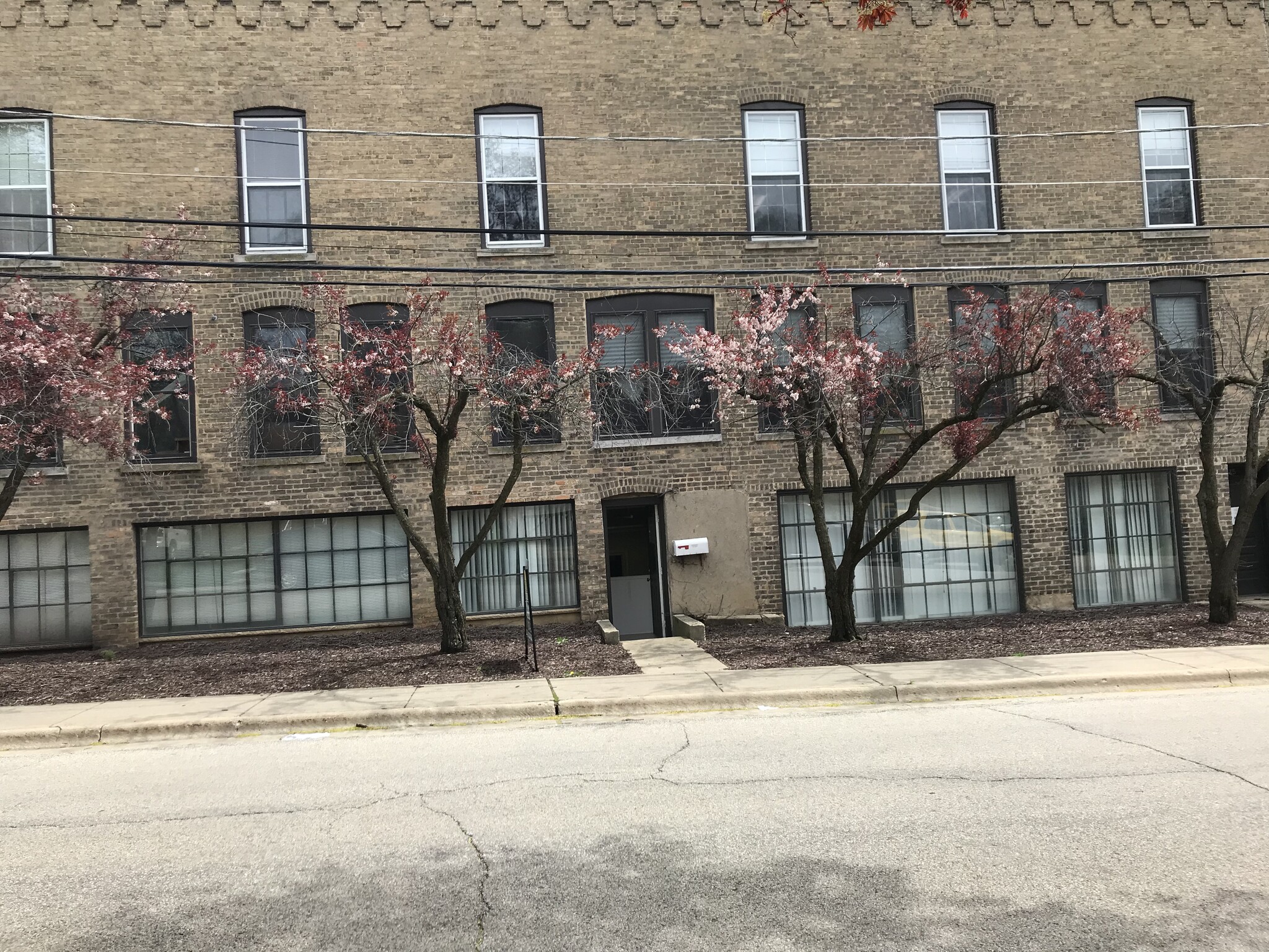 9-23 N Union St, Elgin, IL for lease Primary Photo- Image 1 of 11
