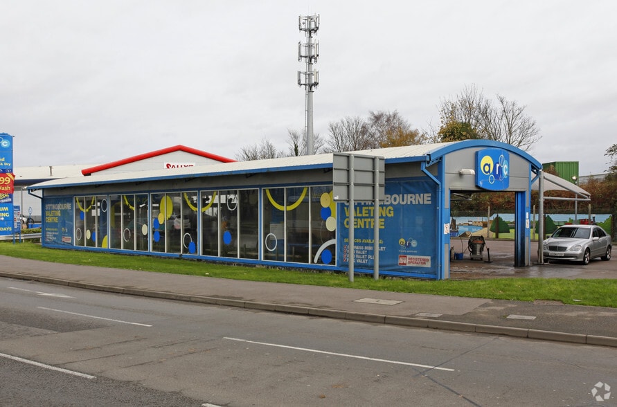 Mill Way, Sittingbourne for sale - Primary Photo - Image 1 of 2