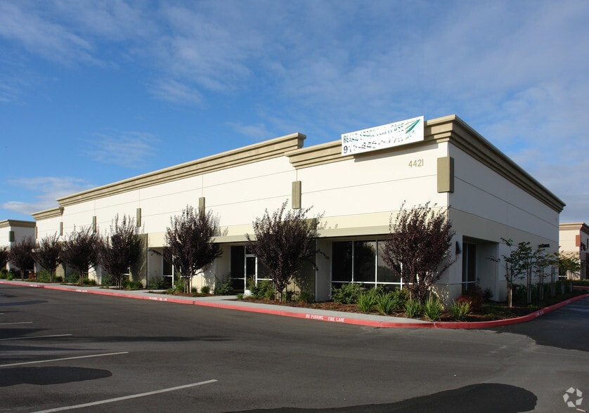 4421 Gateway Park Blvd, Sacramento, CA for lease - Building Photo - Image 3 of 10