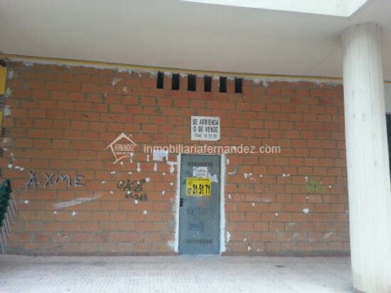 Retail in Cáceres, Cáceres for lease Building Photo- Image 1 of 3