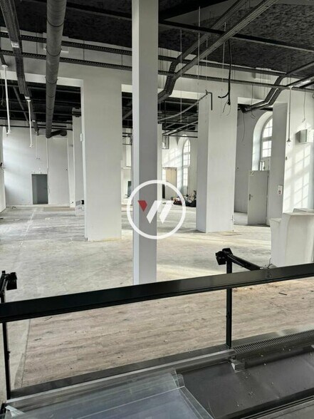 Retail in Compiègne for lease - Interior Photo - Image 2 of 4
